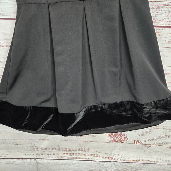 STS Sail to Sable Black Velvet Trim Dress Sz 10 Pleated Split V-Neck Whimsigoth - Picture 4 of 10